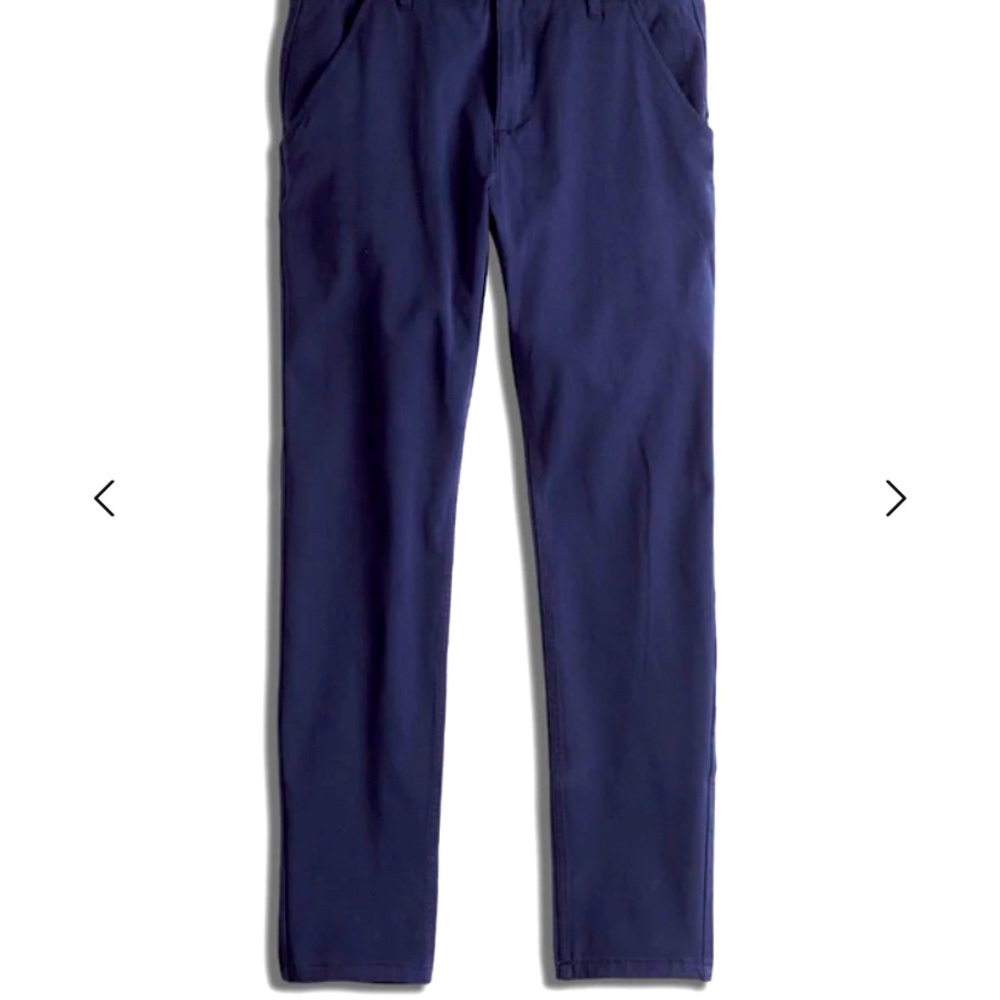 Mugsy Jeans Morgan Chinos (36 x 30). Barely worn!!